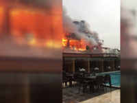 Pendik'te iki katlı bina alev alev yandı!
