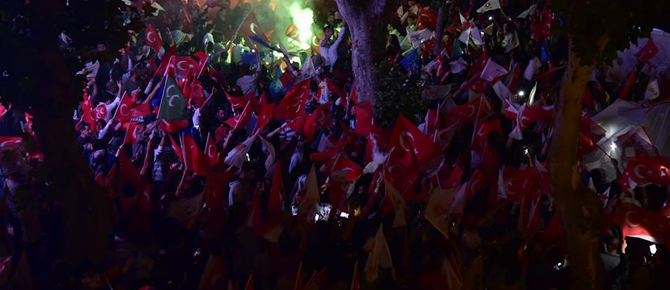 AK Partililer Pendik'te zaferi kutladı!