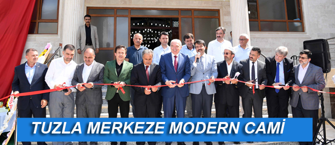 Dualarla ibadete açıldı