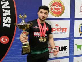 Pendikli Ali Karaçete Türkiye Bilek Güreşi Şampiyonu