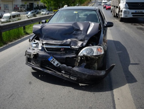 Pendik'te trafik kazası;3 yaralı