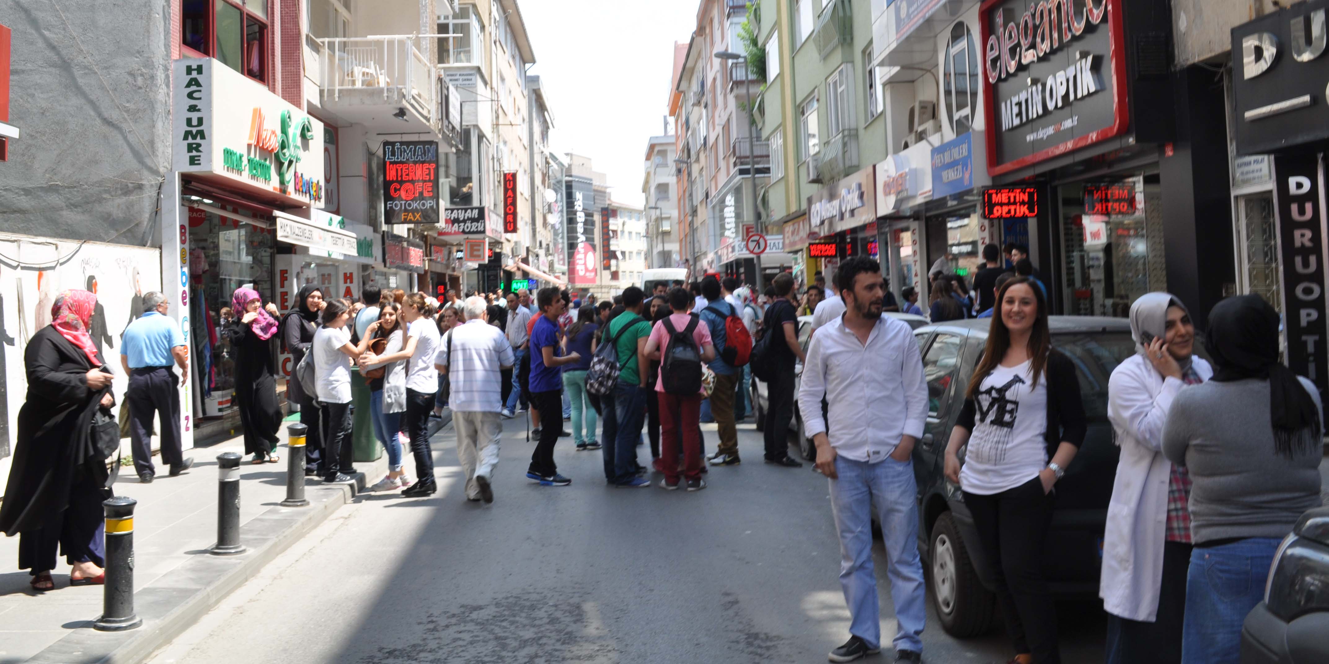 Pendik beşik gibi sallandı