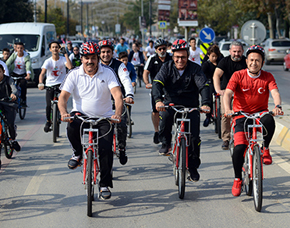 Kaymakam ve başkan Cumhuriyet için pedal çevirdi