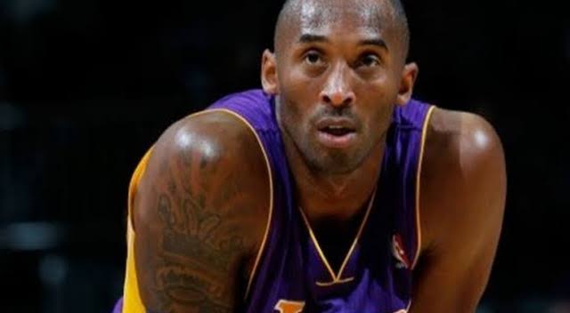 Kobe Bryant helikopter kazasında hayatını kaybetti
