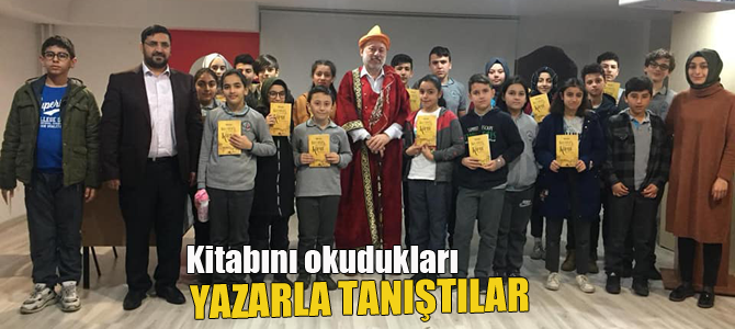 Kitabını okudukları yazarla tanıştılar