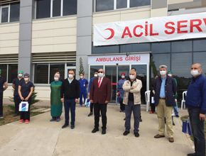 Tuzla'da sağlık çalışanlarına bayram ziyareti