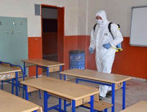 Pendik'te LGS öncesi okullar dezenfekte ediliyor