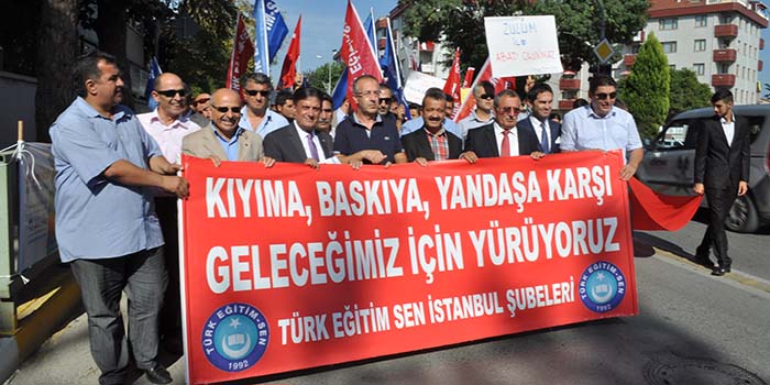 Yeni müdür atamasını protesto ettiler