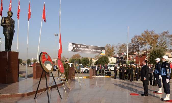 Tuzla, Atatürk?ü Saygıyla Andı