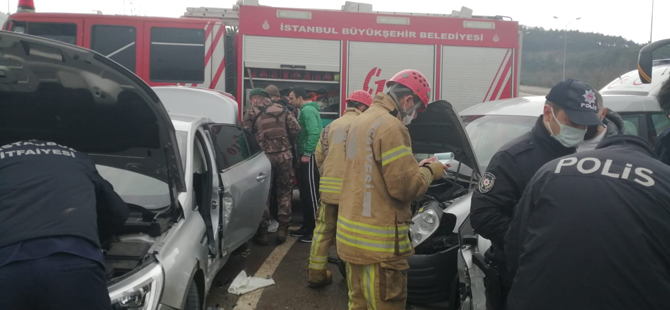 Pendik'te özel harekat polislerinin içinde olduğu araç kaza yaptı: Çok sayıda yaralı var