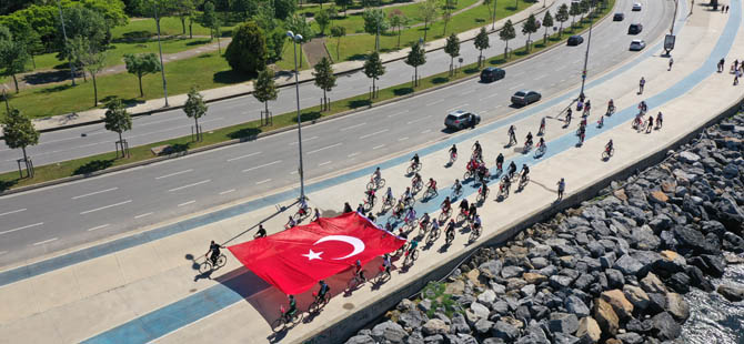 Pendik'te Türk Bayraklı bisiklet turu