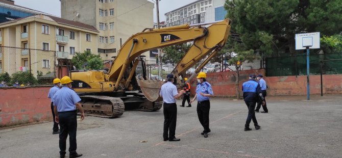 İBB, Pendik'te Kur'an Kursu Yıkıyor