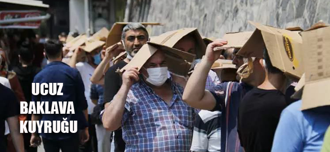 Baklava Almak İçin Kuyruğa Girdiler