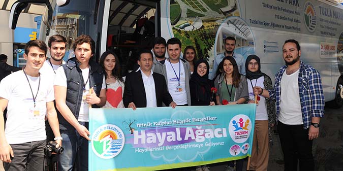 Hayalleri gerçekleştirmek için yola çıktı