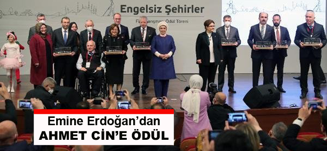 Emine Erdoğan Pendik'teydi.. Ahmet Cin'e ödül