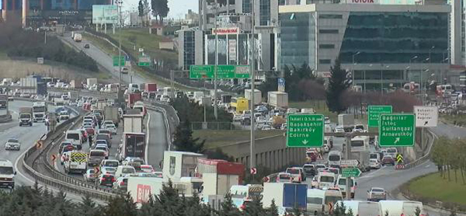 Kar'a yakalanma korkusu! İstanbul'da yoğun trafik