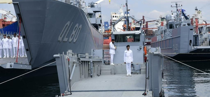 Türkiye'den Katar'a Dört Gemi