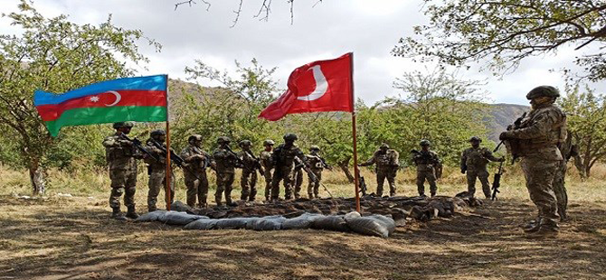 Azerbaycan ordusu Laçın'da