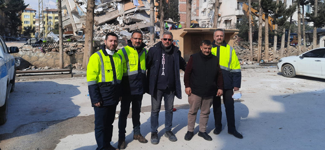 Pendik Sivaslılar'dan 1 Tır dolusu malzeme ve konteyner yardımı