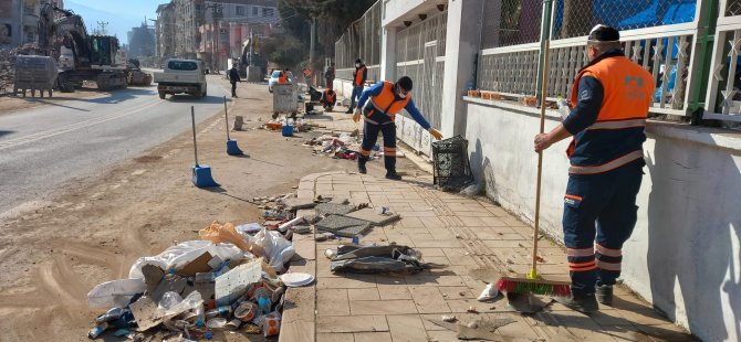 Pendik Belediyesi'nden Deprem bölgesinde temizlik ve dezenfeksiyon çalışması