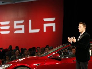 Elon Musk ve Tesla Nasıl Başarılı Oldu?