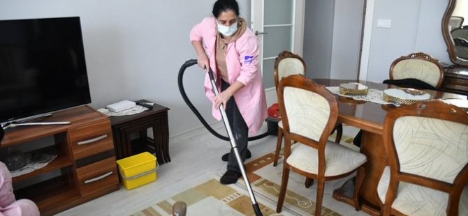 Pendik'te Yaşlı, engelli ve yatağa bağımlı hastalara ev temizliği yapılıyor