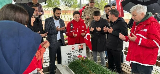 Türk Kızılay Pendik Şubesi, Elazığ'daki şehit mezarlarını ziyaret etti