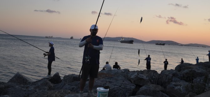 Amatör Balıkçılar En Çok Balığı Tutmak İçin Yarıştı
