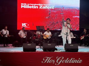 AHMET ŞAFAK’TAN 15 TEMMUZ’UN ANLAMINA YAKIŞIR PERFORMANS