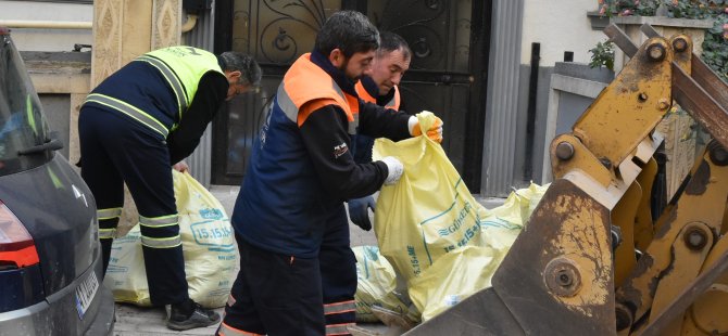 Pendik'te 100 Personel 20 Araç Aynı Anda Çalışıyor