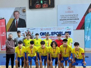 SEYİT ATEŞ SPOR LİSESİ FUTBOL TAKIMI İSTANBUL İKİNCİSİ OLDU