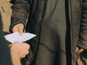 Yolumuzu gözleyenlere umut olalım