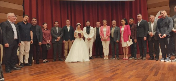 Gazeteci Saki Akyüz oğlunu evlendirdi