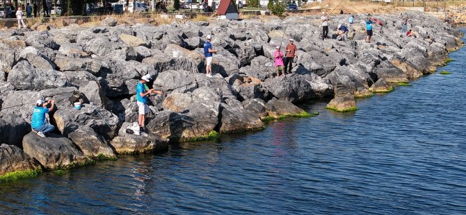 Pendik’te Balık Tutma Yarışması Renkli Görüntülere Sahne Oldu