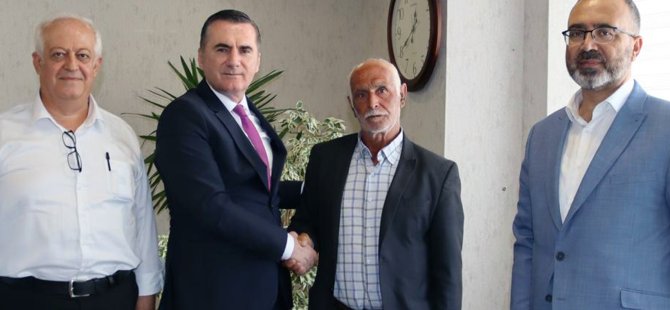 Pendik’te hayvancılıkla geçimini sağlayan hayırseverden Gazze’ye 100 bin TL bağış