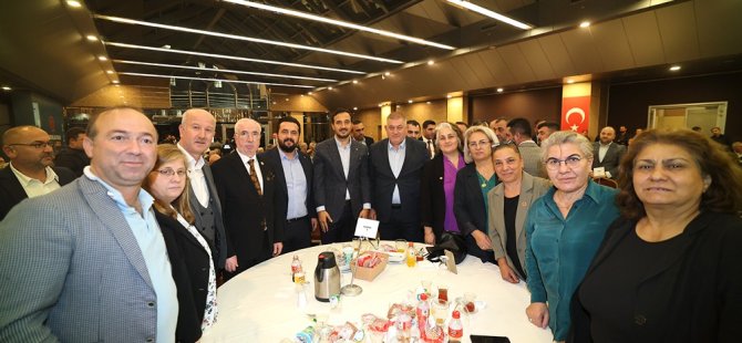 AK Parti'den muhtar buluşması