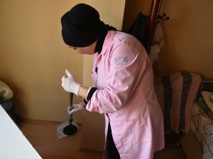 Pendik'te İhtiyaç Sahibi Ailelere Ev Temizliği Desteği