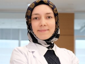 Diş eti çekilmesinin en büyük sebebi diş taşı!