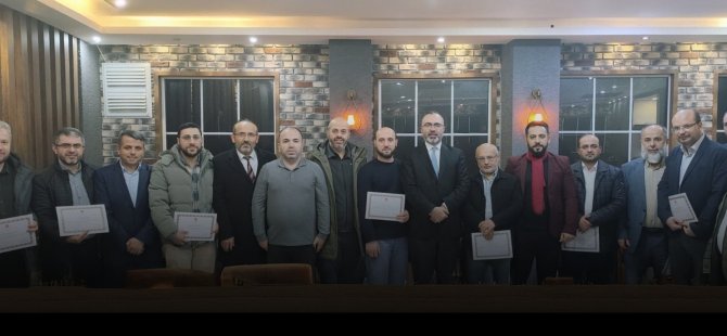 Hatimle teravih namazı kıldıran din görevlilerine "Teşekkür Belgesi"