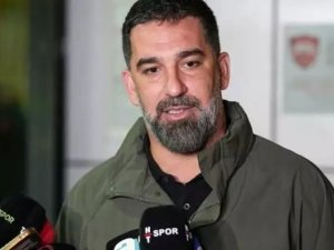 Arda Turan'dan yeni doğan bebeğine servet değerinde altın hediyesi!