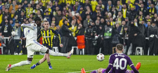 Sarı Lacivertliler ilk 24'ü garantiledi!