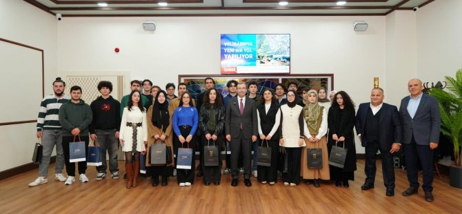 İlk 1000'e giren öğrencilerle buluştu