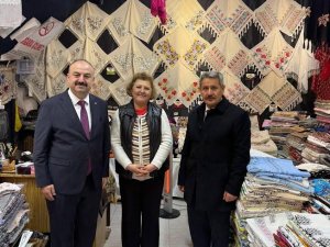 Esnaf İçin Güç Birliği Çalışmaları Kapsamında UEB’den Net Mesaj