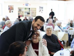 Huzurevinde duygulandıran buluşma