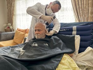 Yatağa Bağımlı Hastalara Evde Kuaför Hizmeti