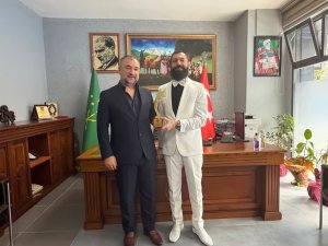 Akif Manaf’a “Demokrasi ve Barış Ödülü” Verildi