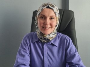 Bir Ebrar Mutlu Şiiri, " Kuşun Kanadında Yaşamak"