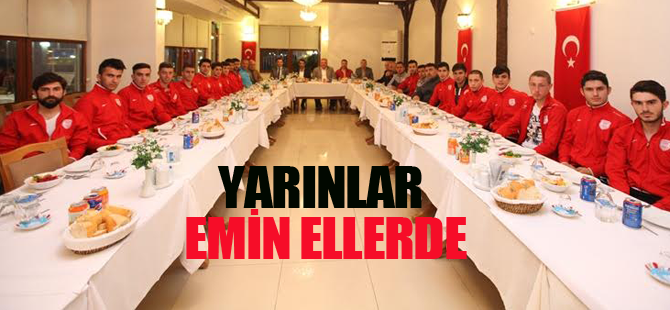 Pendikspor U-19 Takımı şampiyon oldu