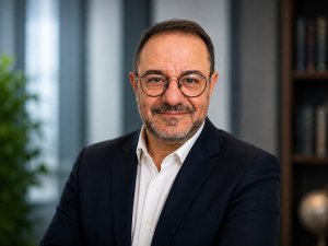 DÜNYA TİCARETİ DİJİTALLEŞİYOR, TÜRKİYE E-İHRACATTA VİTES YÜKSELTMELİ