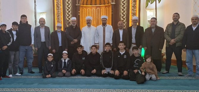 Pendikli Gençler Sabah Namazında Zikirde Buluştu